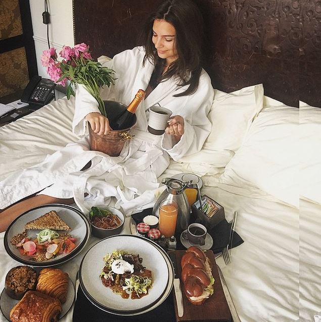 #1 10 secretos de belleza de Emily Ratajkowski Zestradar