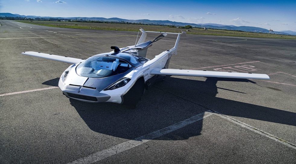 #3 | Eslovaquia ha hecho realidad las máquinas voladoras de ciencia ficción con un automóvil aéreo Zestradar