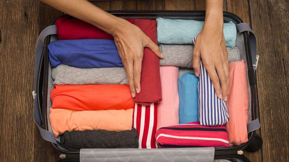 Enrolla tu ropa | 10 trucos de verano que te harán disfrutar de la temporada más calurosa | Zestradar