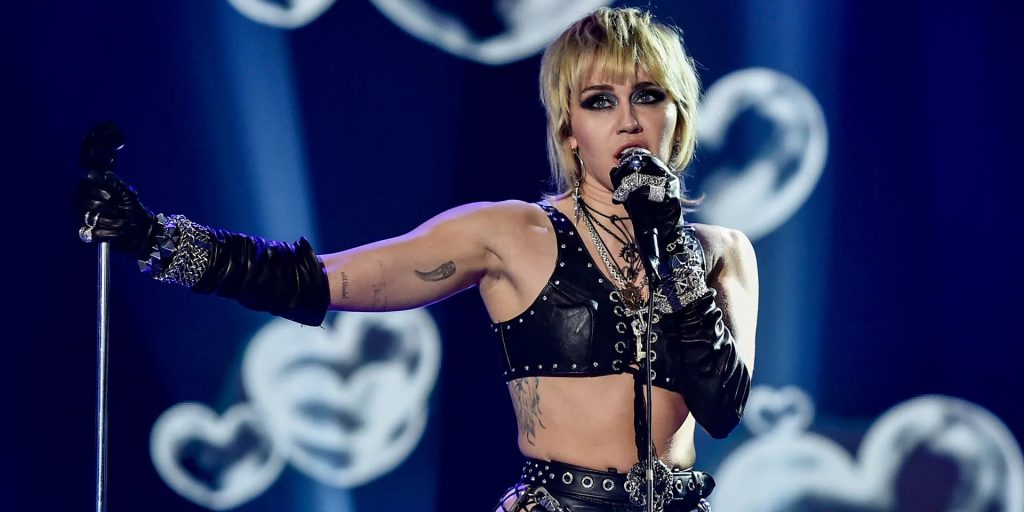 Miley Cyrus |: 9 celebridades más controvertidas de nuestro tiempo | Zestradar
