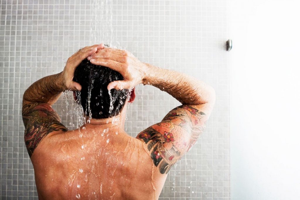 Ducha en capas | Ideas para el día de spa en el hogar para hombres | Zestradar