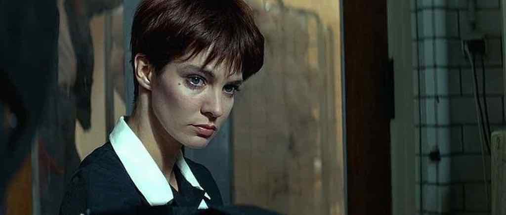 Nikita |: 9 mejores películas de mujeres asesinas | Zestradar