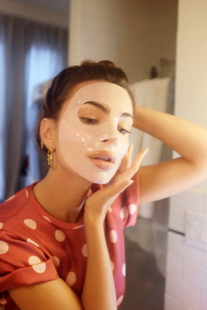 #7 | 10 secretos de belleza de Emily Ratajkowski Zestradar