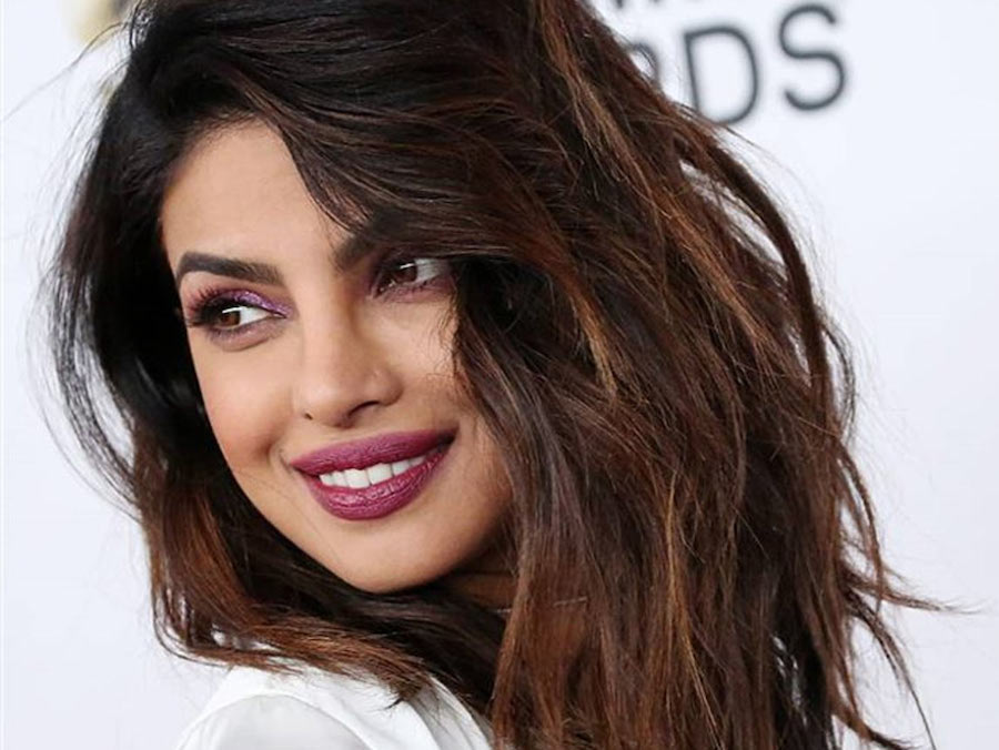 Priyanka Chopra |: 10 actrices más calientes de 2020 |: Zestradar