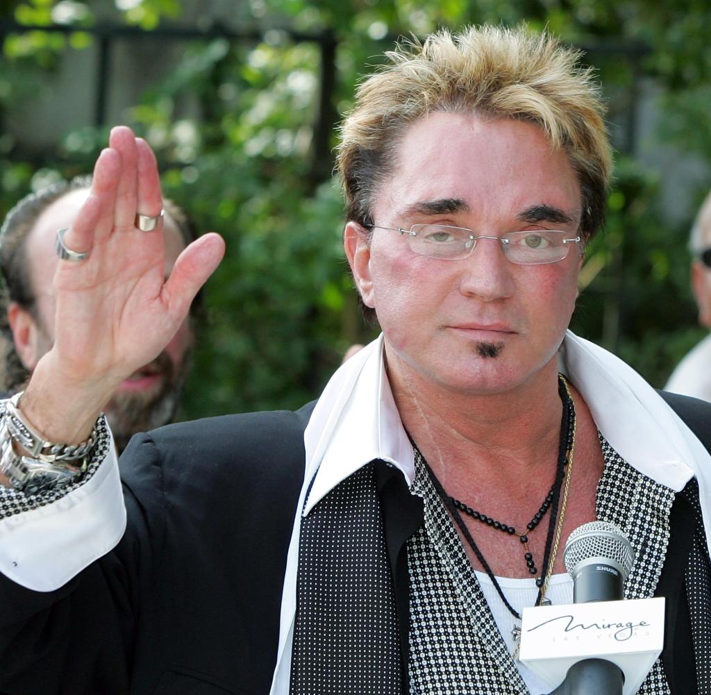 Roy Cuerno |: 13 celebridades que dieron positivo por Covid-19 | Zestradar
