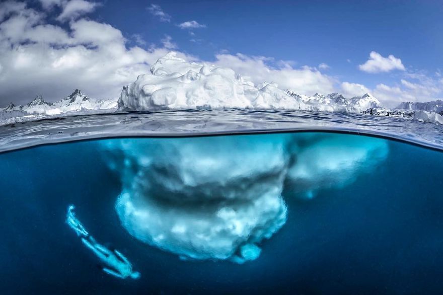 fotógrafo revela qué hay realmente debajo de la punta del iceberg (pista: es increíble) | Zestradar