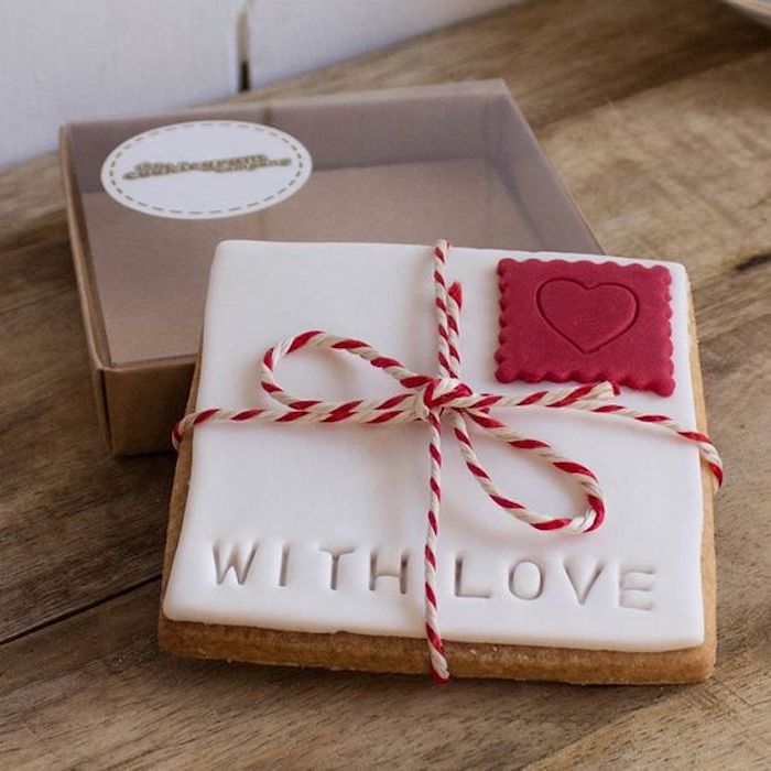 Una carta de amor | 12 lindas ideas de galletas para el día de San Valentín | Zestradar