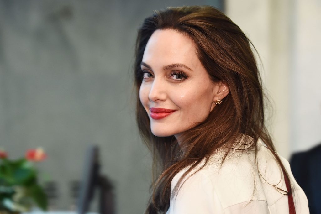 Angelina Jolie |: siete celebridades que pelearon con Oprah | Zestradar