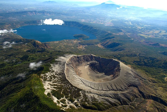 Caldera de Coatepeque |: 8 volcanes potencialmente peligrosos que pueden significar un desastre Zestradar