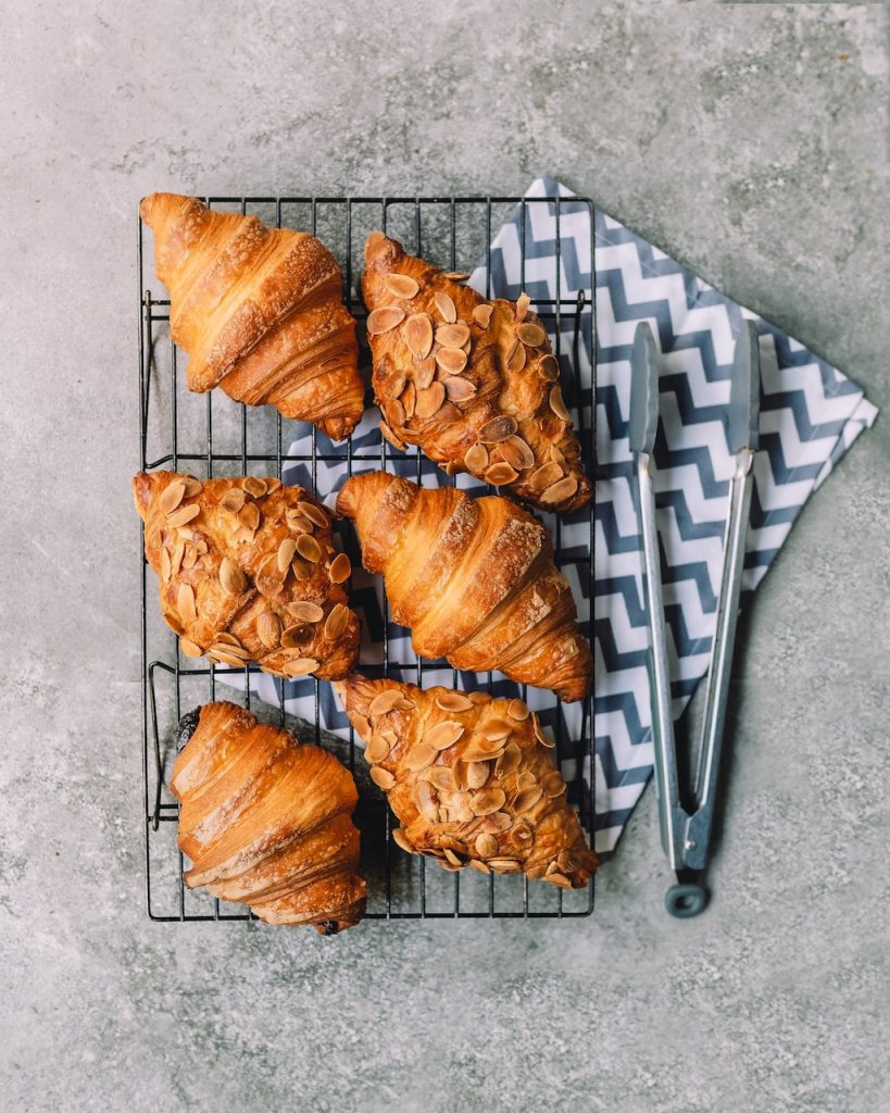 croissants |: 8 comidas famosas y su origen | Zestradar