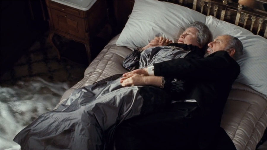 Titanic - La pareja de ancianos | 10 de las escenas cinematográficas más desgarradoras de la historia | Zest Radar: