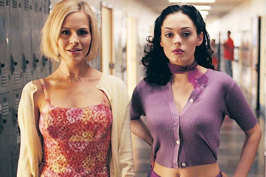 Courtney Shane |: 9 chicas malas icónicas de las películas | Zest Radar: