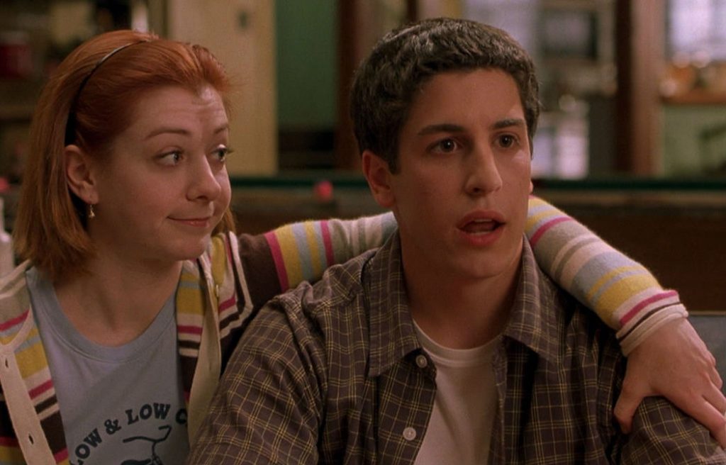 pastel americano | Las 10 mejores películas de culto para adolescentes de los años 90 | Zest Radar: