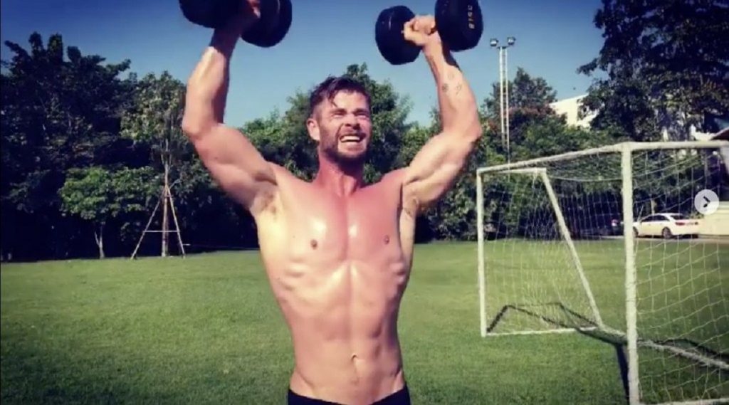 Chris Hemsworth |: 7 actores de superhéroes son héroes de la vida real | Zestradar