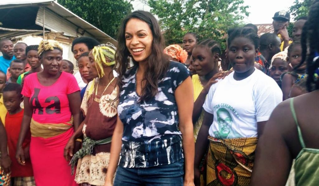 Rosario Dawson |: 7 actores de superhéroes son héroes de la vida real | Zestradar