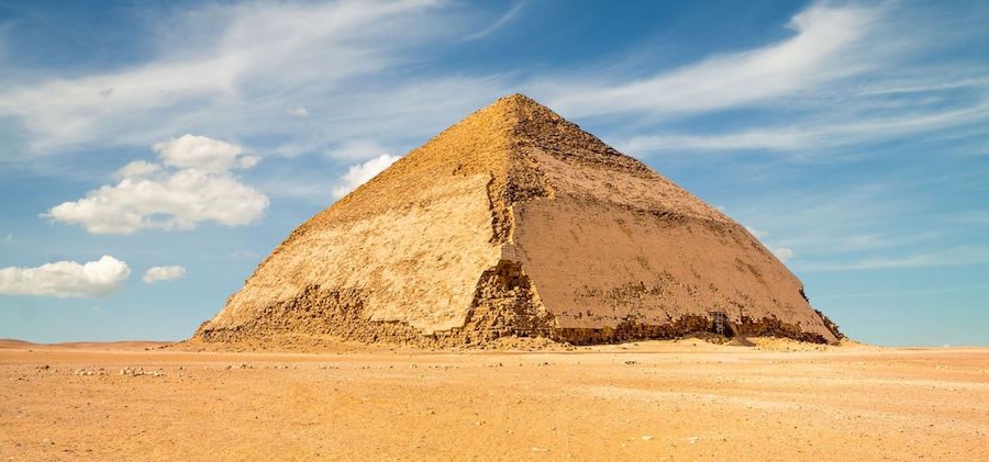 Pirámide doblada |: 7 pirámides antiguas alrededor del mundo | Zestradar
