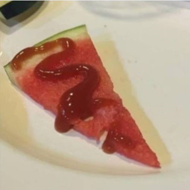 Ketchup de la pieza de sandía | El arte de la comida no salvante @TotallyGourmet | Bayas cerebrales
